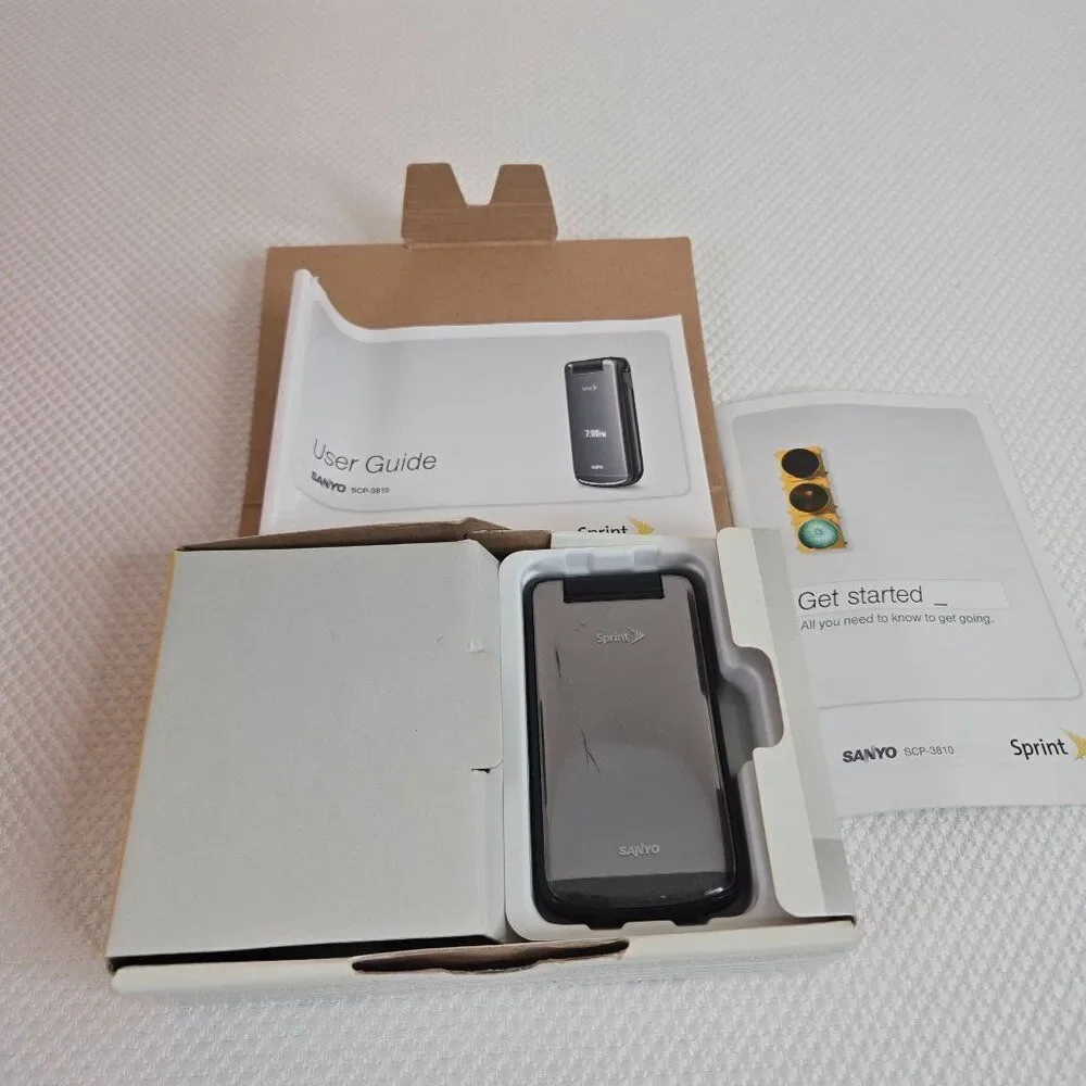Vintage Sanyo SCP-3810 Sprint Flip Phone Charger Manuals Pre-Owned